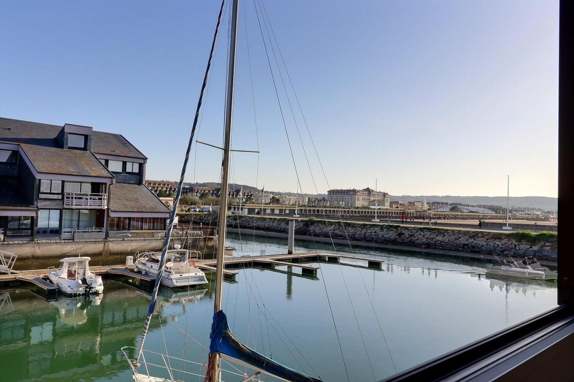 Sublime Apartment Facing The Port & Planches Deauville Eksteriør bilde